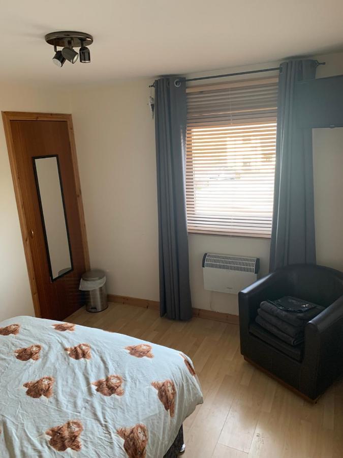 No 52 - Apartment With Lounge And Dining Area - No Kitchen Ullapool Bagian luar foto