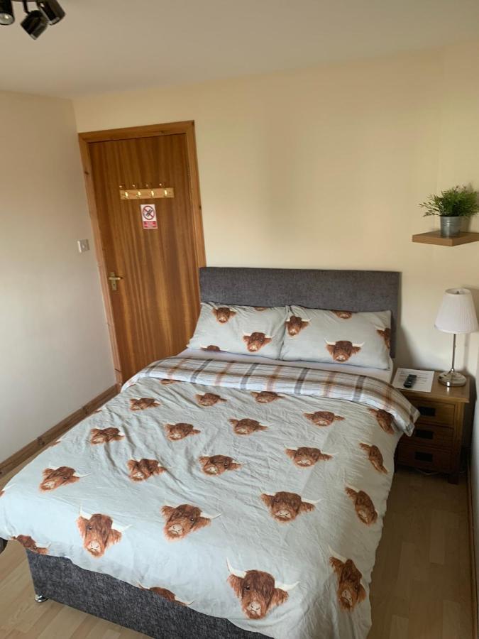 No 52 - Apartment With Lounge And Dining Area - No Kitchen Ullapool Bagian luar foto