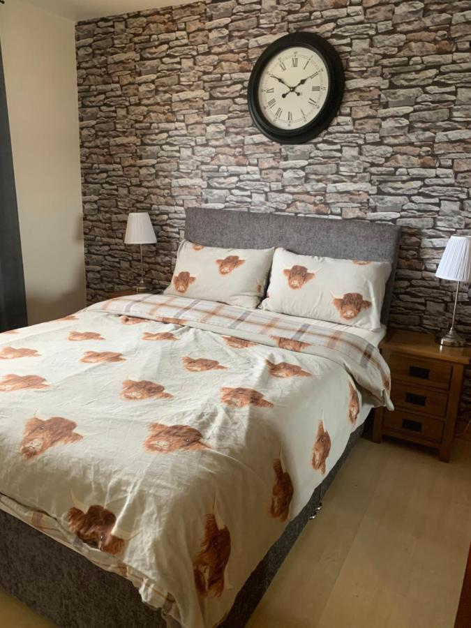 No 52 - Apartment With Lounge And Dining Area - No Kitchen Ullapool Bagian luar foto